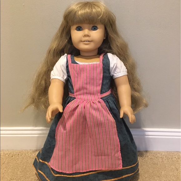 kirsten larson outfits